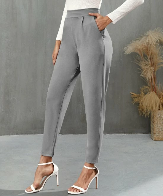 Flash Sale π IZURIA Gray Pleated Elastic-Waist Pocket Crop Pants - π© Women & Plus π 2 Flash Sale π IZURIA Gray Pleated Elastic-Waist Pocket Crop Pants - π© Women & Plus π - Image 2